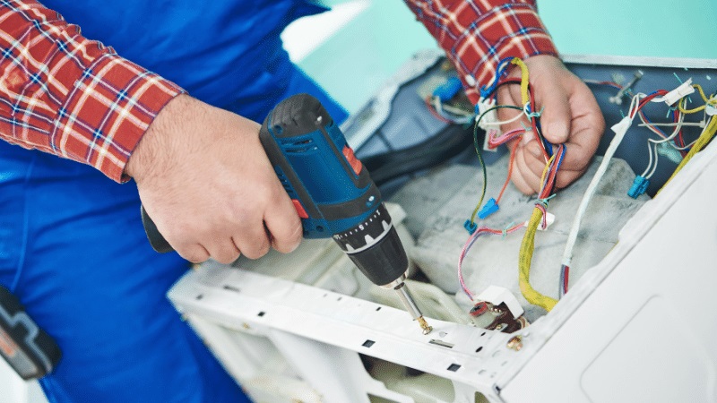 Saruhanlı Goodman Goodman çamaşır makinesi kart tamiri – Su almama arızası orijinal parça ile giderildi. - Teknik servis örneği